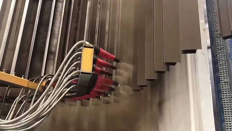 Sistema Automatico de Recubrimiento Electrostático Para Perfiles de Aluminio